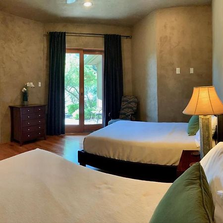 Scenic Hill Country Retreat - Rhino Ranch Villa นิวบราวน์เฟลส์ ภายนอก รูปภาพ