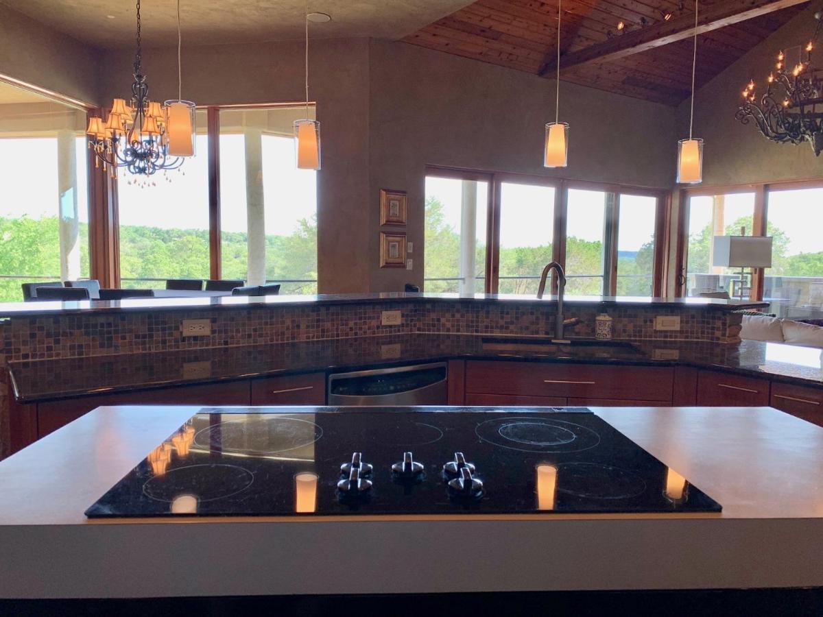 Scenic Hill Country Retreat - Rhino Ranch Villa นิวบราวน์เฟลส์ ภายนอก รูปภาพ