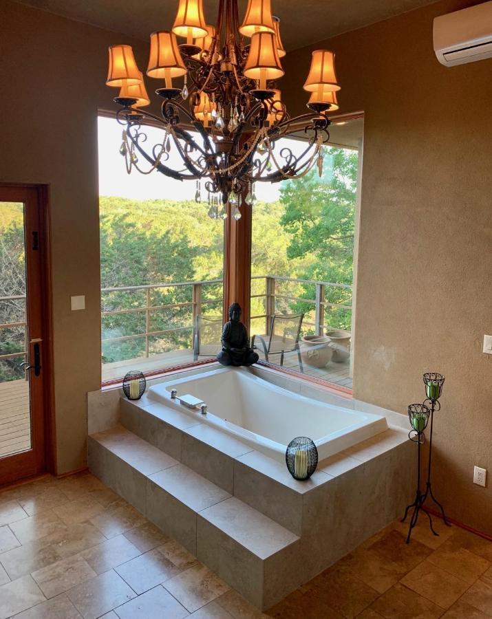 Scenic Hill Country Retreat - Rhino Ranch Villa นิวบราวน์เฟลส์ ภายนอก รูปภาพ