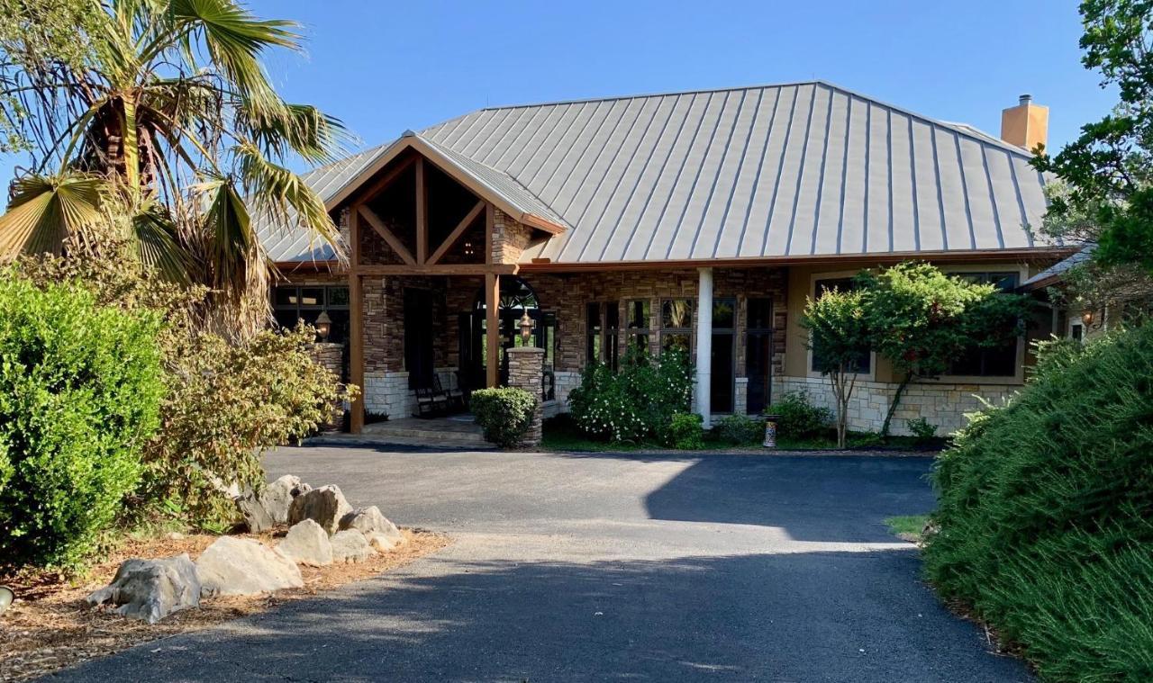 Scenic Hill Country Retreat - Rhino Ranch Villa นิวบราวน์เฟลส์ ภายนอก รูปภาพ