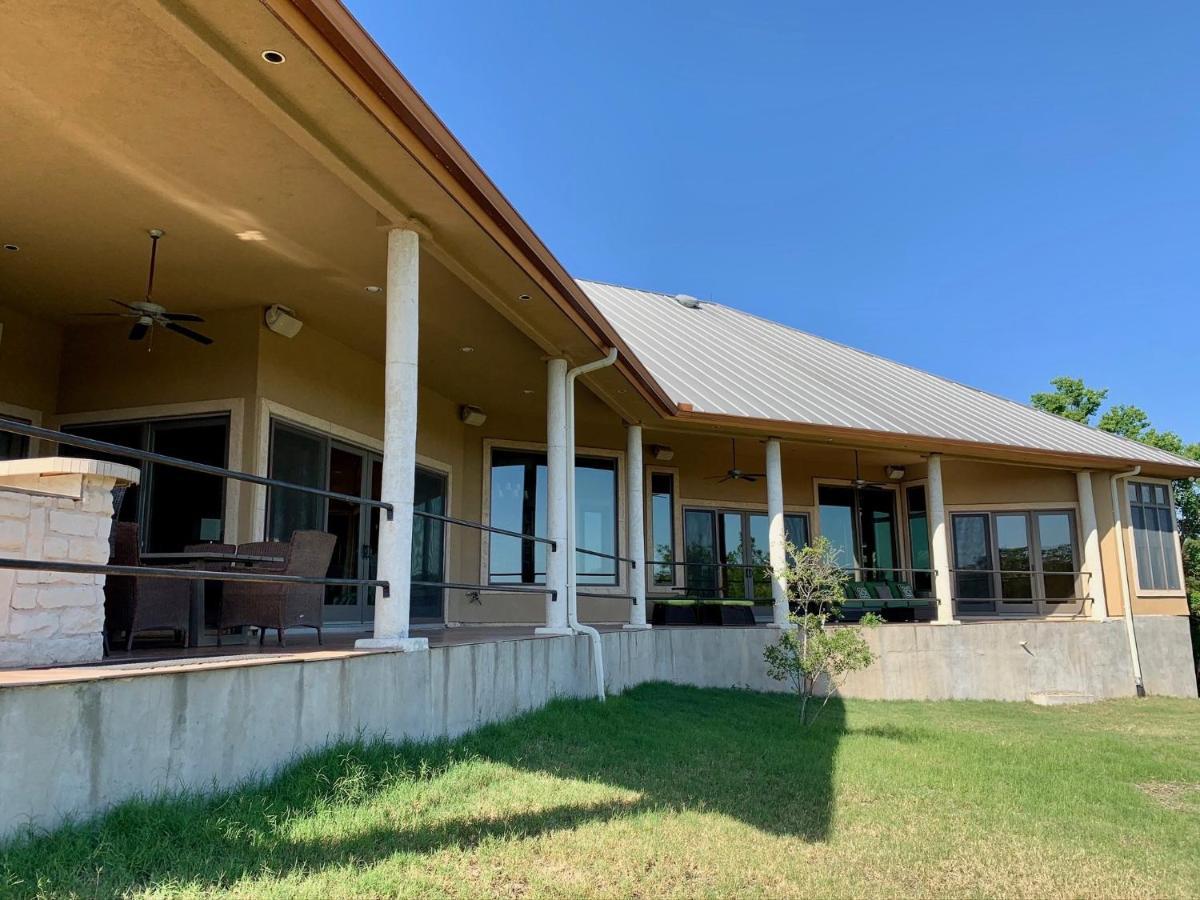 Scenic Hill Country Retreat - Rhino Ranch Villa นิวบราวน์เฟลส์ ภายนอก รูปภาพ