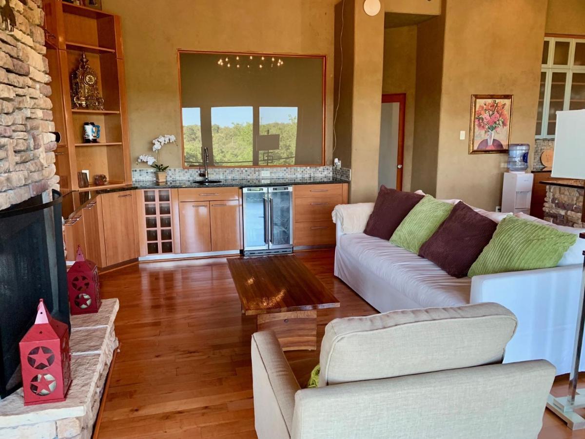 Scenic Hill Country Retreat - Rhino Ranch Villa นิวบราวน์เฟลส์ ภายนอก รูปภาพ