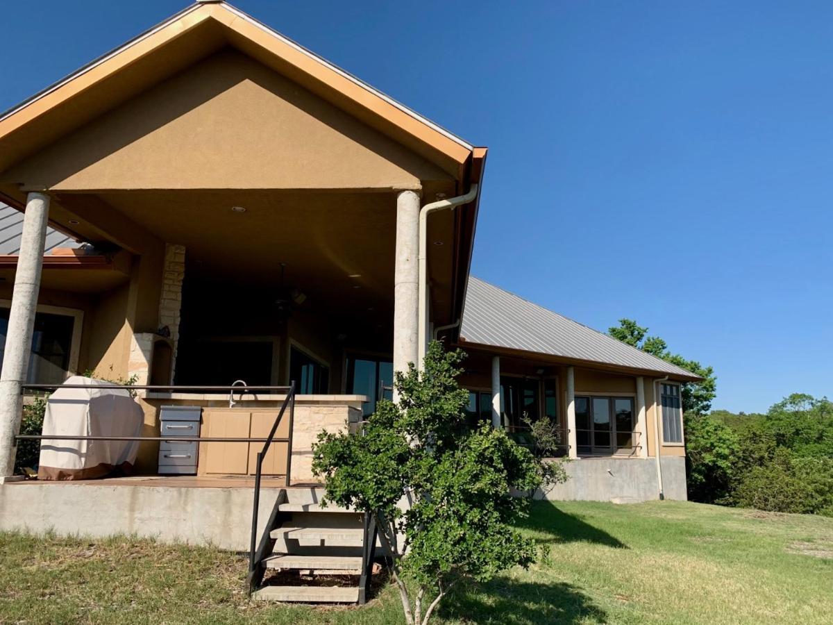 Scenic Hill Country Retreat - Rhino Ranch Villa นิวบราวน์เฟลส์ ภายนอก รูปภาพ