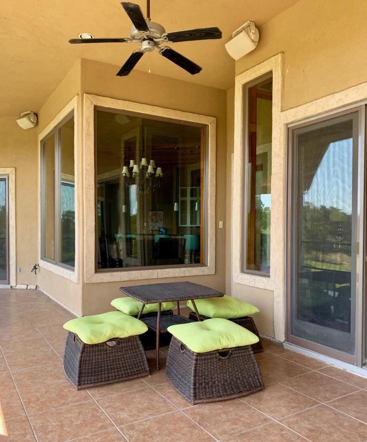 Scenic Hill Country Retreat - Rhino Ranch Villa นิวบราวน์เฟลส์ ภายนอก รูปภาพ