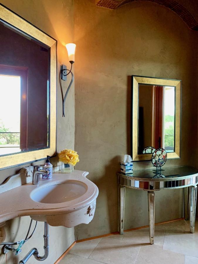 Scenic Hill Country Retreat - Rhino Ranch Villa นิวบราวน์เฟลส์ ภายนอก รูปภาพ