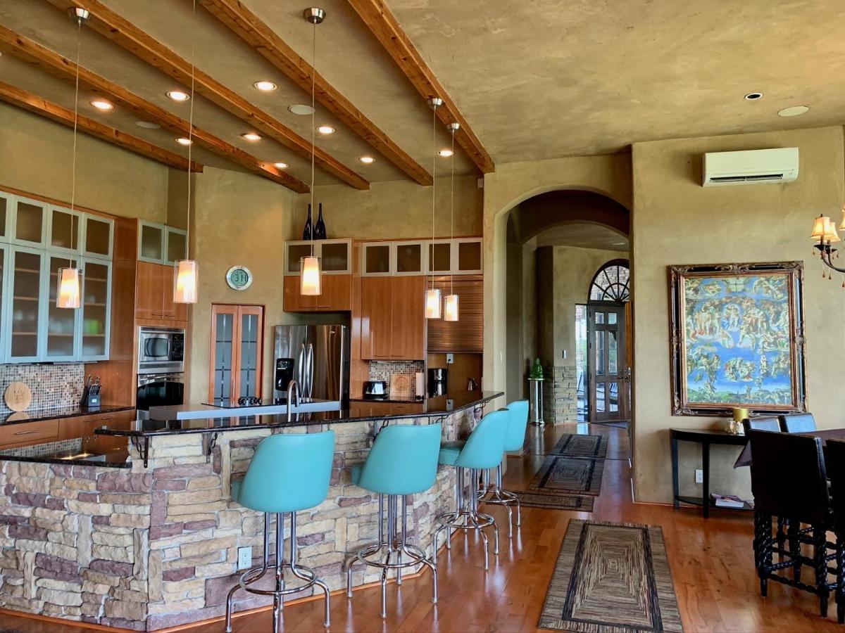 Scenic Hill Country Retreat - Rhino Ranch Villa นิวบราวน์เฟลส์ ภายนอก รูปภาพ