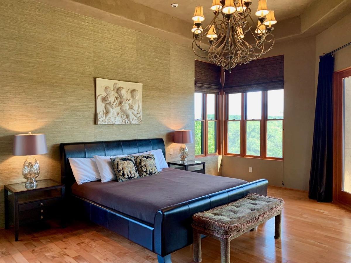 Scenic Hill Country Retreat - Rhino Ranch Villa นิวบราวน์เฟลส์ ภายนอก รูปภาพ