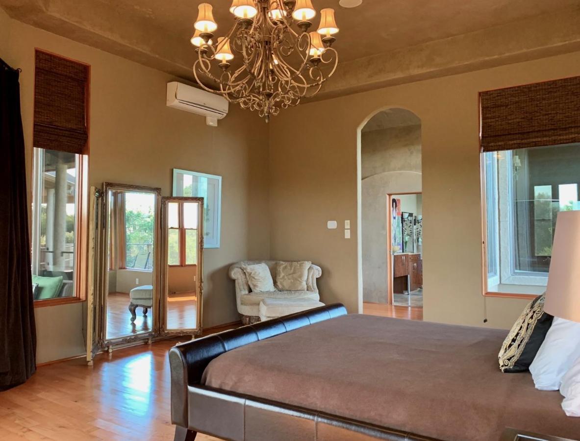 Scenic Hill Country Retreat - Rhino Ranch Villa นิวบราวน์เฟลส์ ภายนอก รูปภาพ