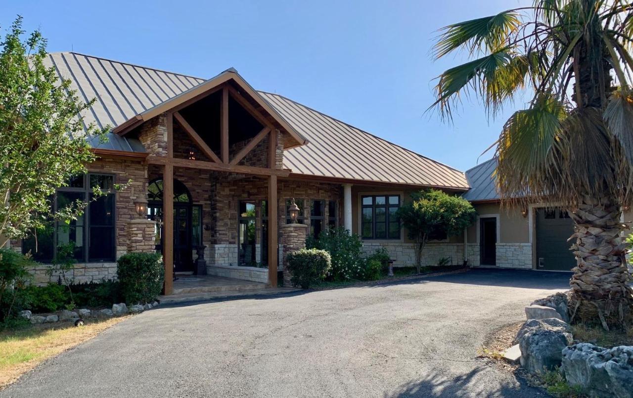 Scenic Hill Country Retreat - Rhino Ranch Villa นิวบราวน์เฟลส์ ภายนอก รูปภาพ
